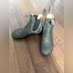 Blundstone elastic sided boot, Rustic Brown US Size 7